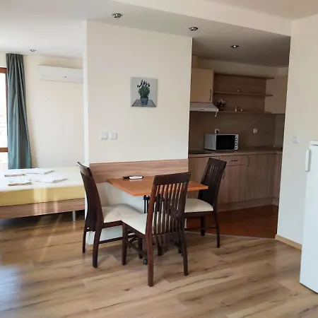 Golden House Apartment *