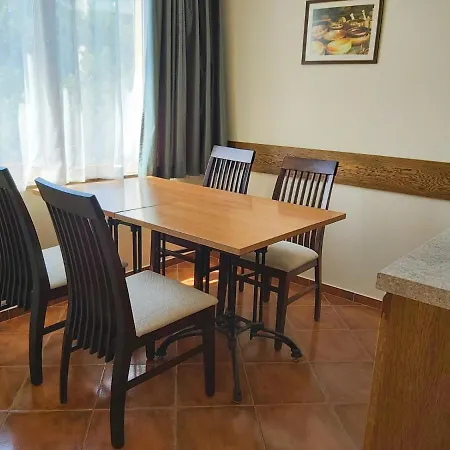 Golden House * Золотые Пески