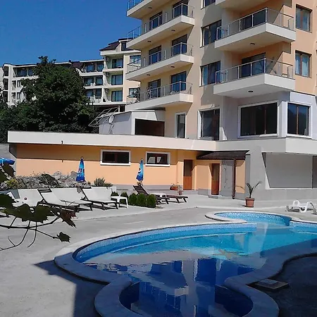 Golden House Золотые Пески