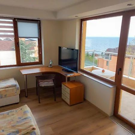 Golden House * Золотые Пески