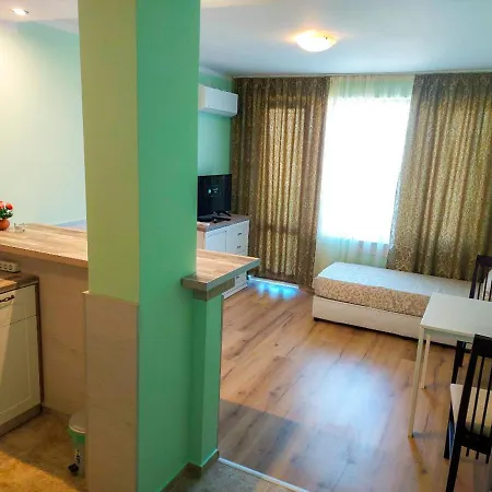 Golden House * Золотые Пески