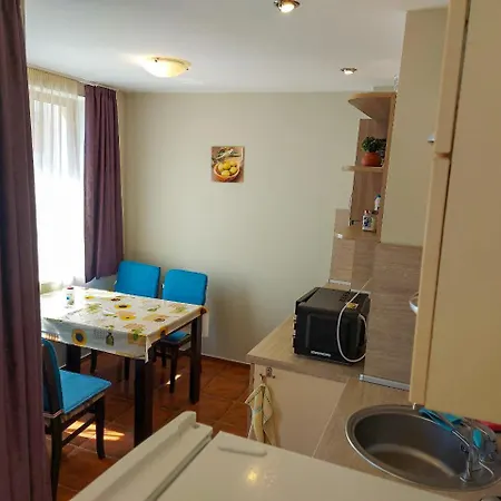 Апартаменты Golden House