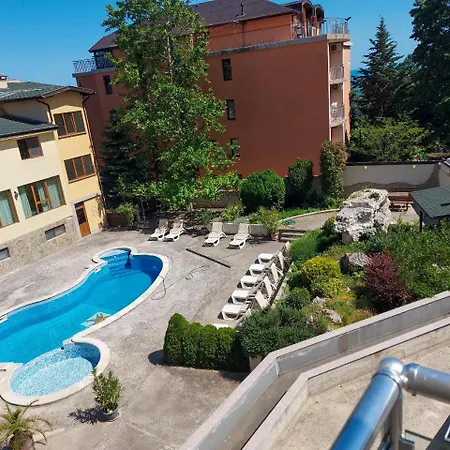 Апартаменты Golden House *