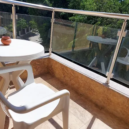 Апартаменты Golden House Золотые Пески