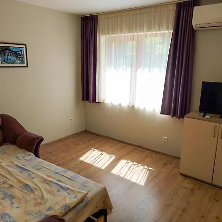 Golden House * Золотые Пески