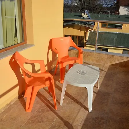 Golden House * Золотые Пески