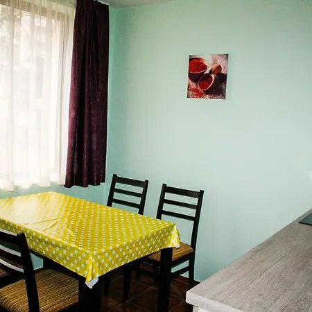 Golden House * Золотые Пески