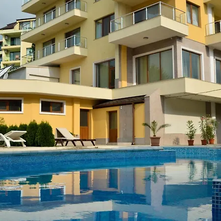 Apartment Golden House