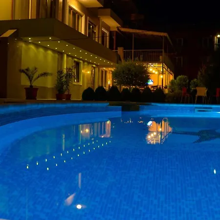 Апартаменты Golden House *