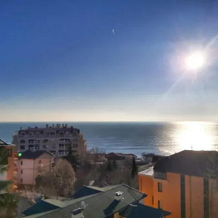 Апартаменты Golden House