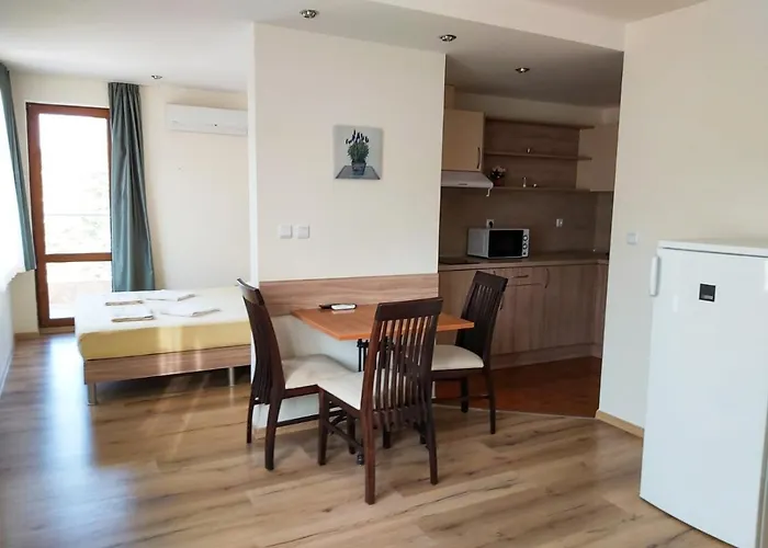 Golden House Apartment *