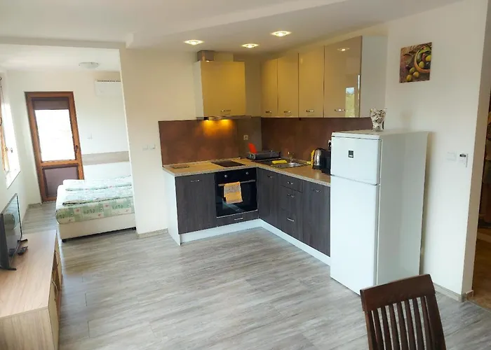 Апартамент Golden House