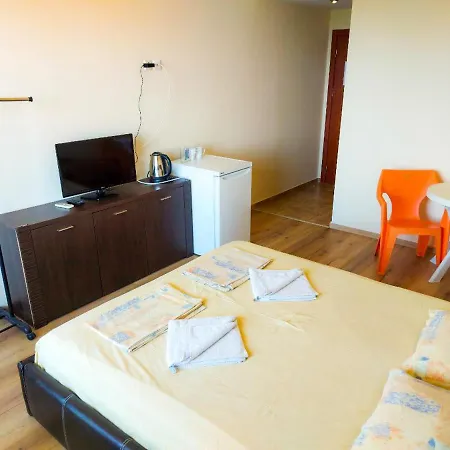 Golden House Apartment *